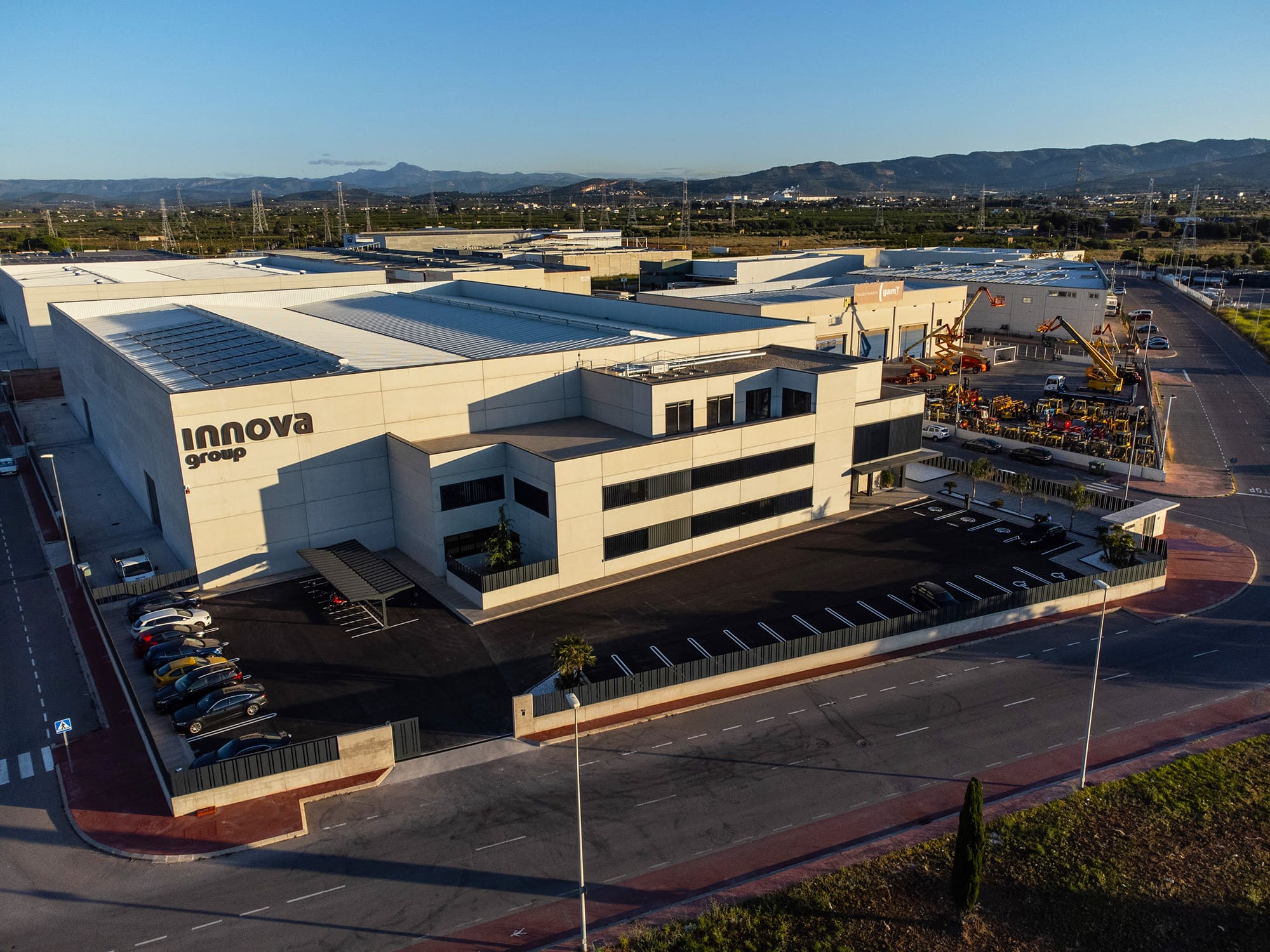 Tiendas Innova Innova estrena nuevas instalaciones: más sostenibles e innovadoras, y ...